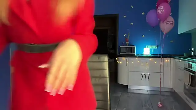 Jolienne online show from December 2025 09:00:01 PM