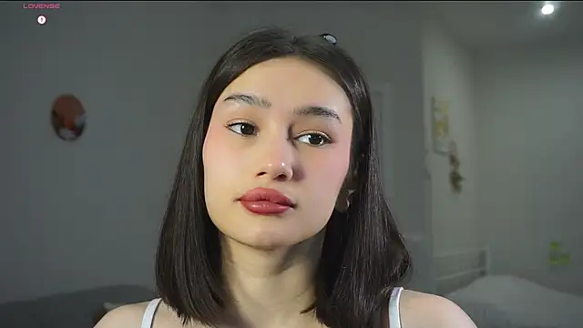 Snapshot of SoftLuna chatting on November 2025 05:12:03 AM SoftLuna online show from November 2025 05:12:03 AM