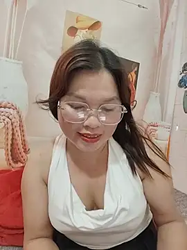 Snapshot of Cover-baa chatting on July 2026 08:17:02 AM Cover-baa online show from July 2026 08:17:02 AM