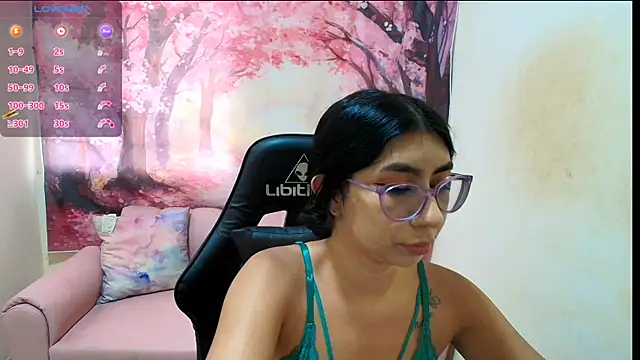 Emma latinasexy18 online show from February 2026 06:47:01 PM