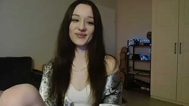 Tinybutt5368 online show from March 2026 04:44:02 PM