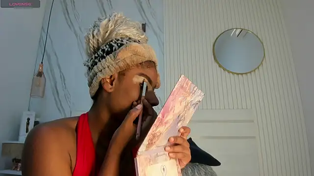 Afro Luna online show from January 2026 10:39:01 AM