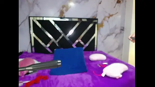 AmbarSxxx online show from April 2026 05:03:02 AM