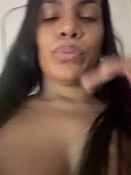 ArielleMillerr- online show from December 2025 05:51:02 PM