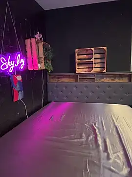 Shy-Ivy online show from December 2025 10:37:02 PM