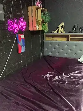 Shy-Ivy online show from April 2026 08:43:02 PM