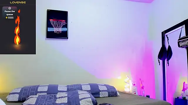 blorelopez online show from April 2026 07:29:01 PM