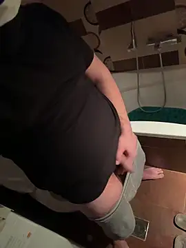 Locotre22 online show from December 2025 05:28:01 AM