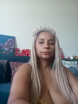 LaReineCleo online show from April 2026 11:00:01 AM