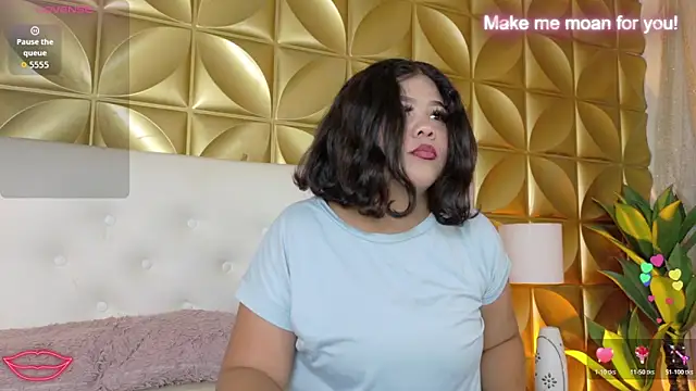 Amanda Mooree online show from April 2026 04:01:01 AM