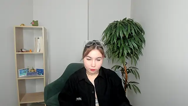 LaneUmanzor online show from November 2025 10:37:02 AM