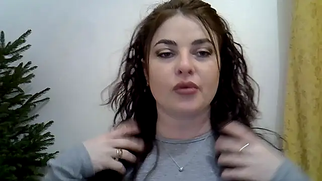 Darkroseq online show from November 2025 01:47:02 PM