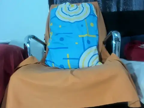Snapshot of ebony_cristal_1 chatting on August 2026 12:18:02 PM ebony cristal 1 online show from August 2026 12:18:02 PM
