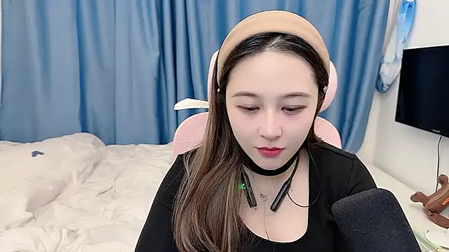 TTtia  online show from December 2025 01:16:01 PM