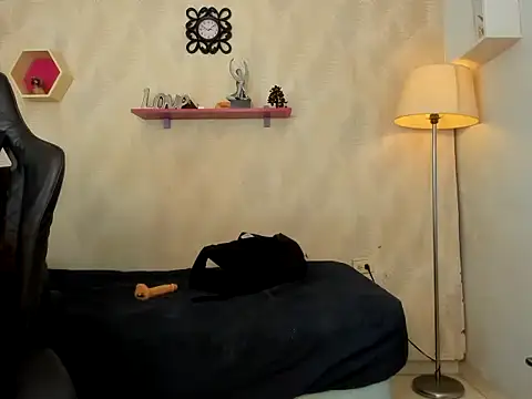 iam milu19 online show from November 2025 07:40:02 PM