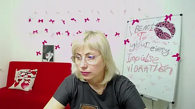 LaurenWishy online show from March 2026 06:18:02 PM