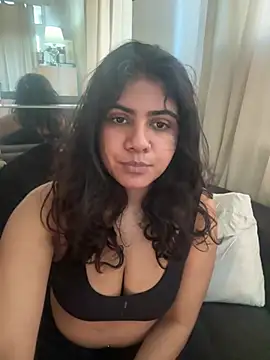 TiaBella  online show from February 2026 03:10:01 PM