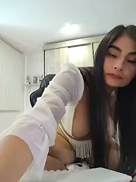 Snapshot of Laia_torres1 chatting on June 2026 12:59:01 AM Laia torres1 online show from June 2026 12:59:01 AM