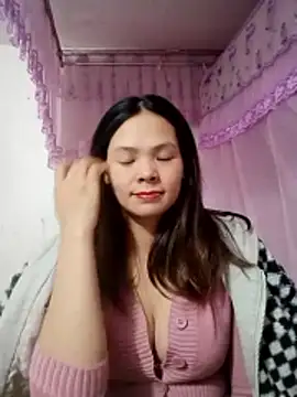 quynhquynh  online show from January 2026 02:00:02 PM