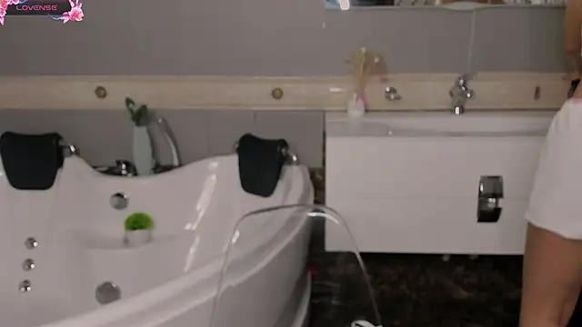 TracyCrawford online show from November 2025 06:05:02 AM