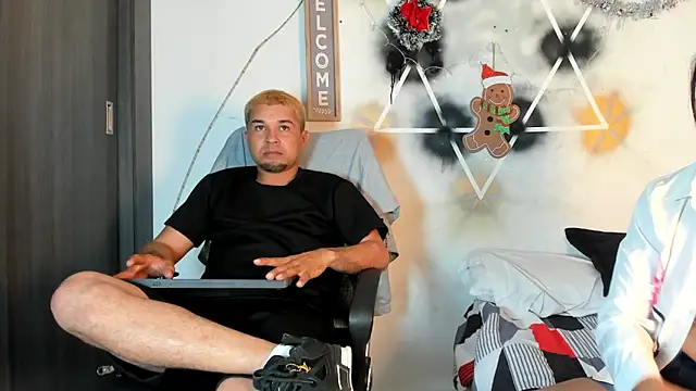 StephaniaAndRandy online show from December 2025 01:18:01 PM