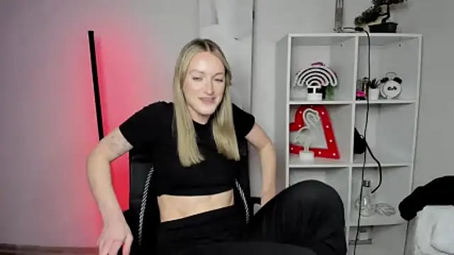 EvelynBlond online show from March 2026 07:21:02 PM