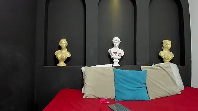 emilyrousee01 online show from April 2026 06:52:01 PM