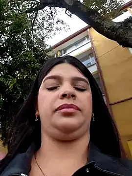 Layla-daring online show from April 2026 08:01:02 PM