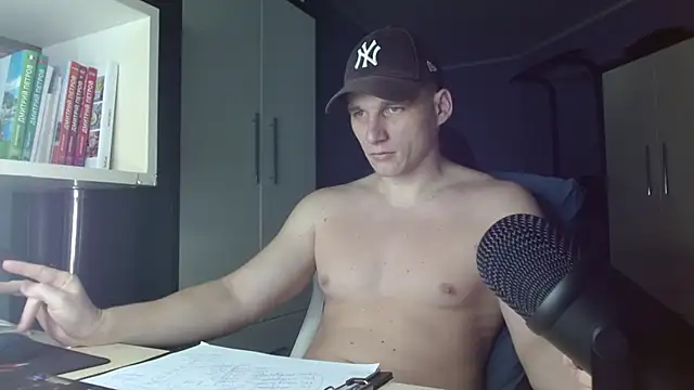 Poliglotjoe1 online show from November 2025 04:26:02 AM