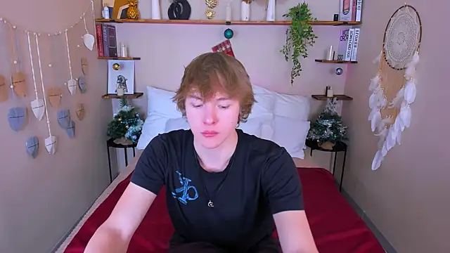 DonaldWoon online show from December 2025 04:04:01 PM