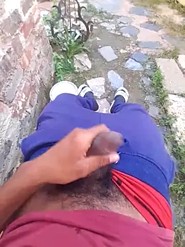 Eezxxx online show from April 2026 03:53:01 PM