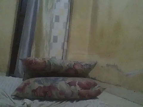 UsTwo  online show from November 2025 03:44:01 PM