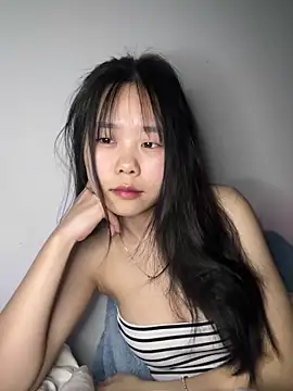 Kiee-lee online show from March 2026 04:21:02 PM