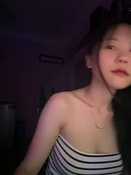 Kiee-lee online show from April 2026 04:07:01 PM