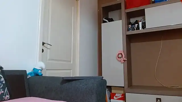 Erii18 online show from April 2026 11:49:01 AM