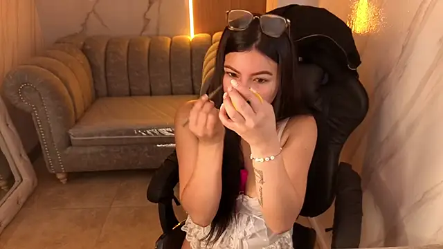 violeta tf online show from March 2026 01:46:02 PM