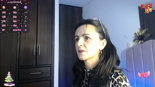 Juliana  lx online show from December 2025 02:03:01 PM