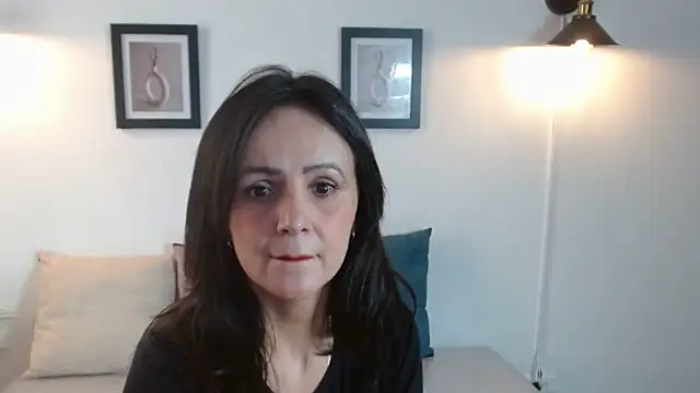 Juliana  lx online show from April 2026 01:45:01 PM