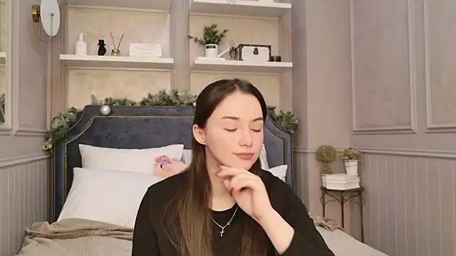 Amber Bond online show from January 2026 05:46:02 AM