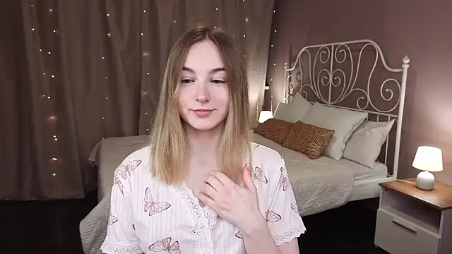 Shy Polly online show from February 2026 12:04:01 AM