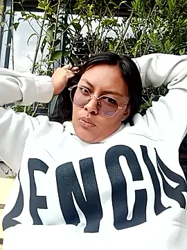 Chantal sex22 online show from December 2025 05:43:02 PM