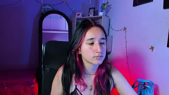 CharlotteStuart online show from April 2026 03:40:02 AM