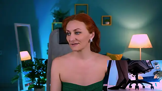 DianaTorrens online show from December 2025 12:34:02 PM