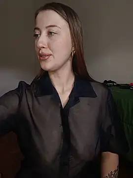Snapshot of Susiee_Redd chatting on May 2026 10:33:01 AM Susiee Redd online show from May 2026 10:33:01 AM