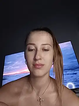 Snapshot of Susiee_Redd chatting on June 2026 10:07:01 PM Susiee Redd online show from June 2026 10:07:01 PM