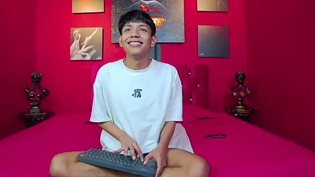 Liam Sinclair online show from December 2025 08:49:02 PM