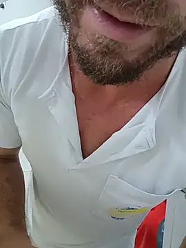 RobertoLuiz84 online show from May 2026 04:58:02 PM