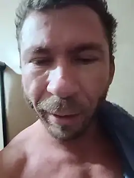 RobertoLuiz84 online show from May 2026 01:56:01 AM