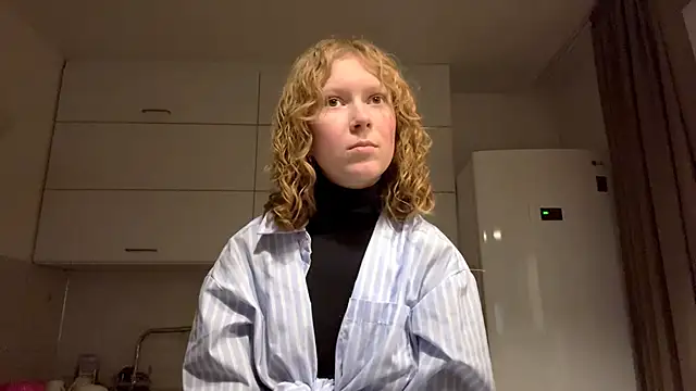 ElfriedaZwack online show from November 2025 04:42:01 PM