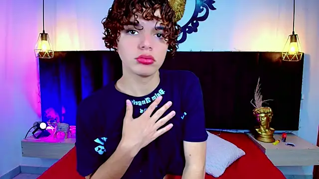 Skyee angel online show from December 2025 07:20:01 PM